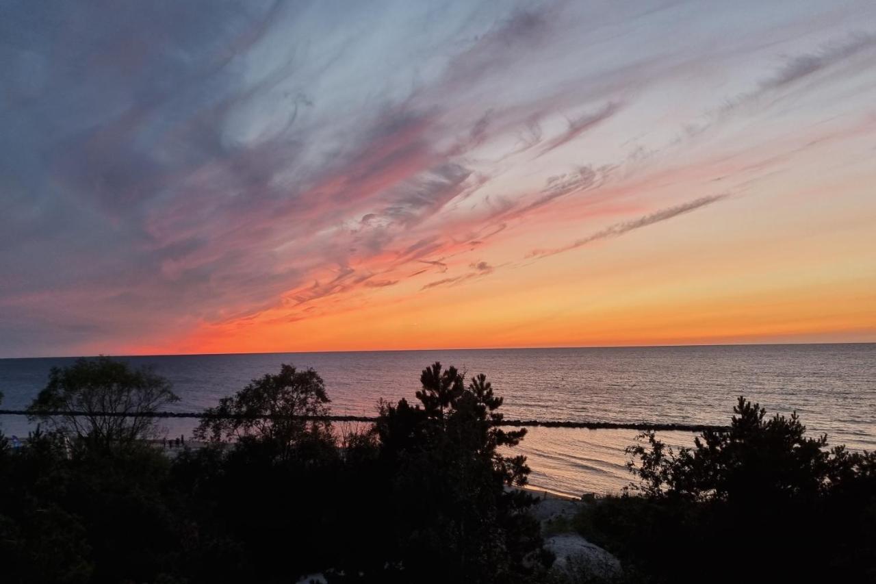 Apartament Morskie Widoki Natural Baltic Darlowko Esterno foto